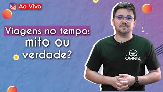 "Viagens no tempo: Mito ou verdade?" escrito sobre fundo azul ao lado da imagem do professor