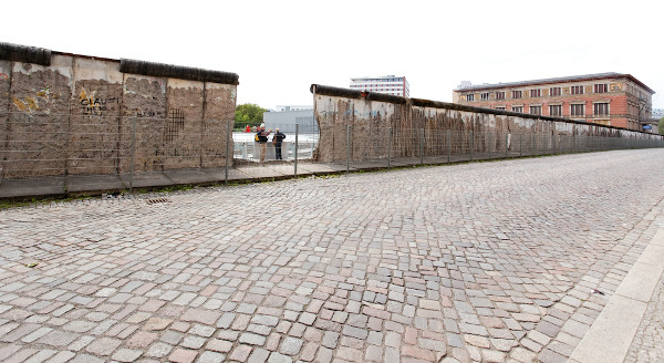 Trecho do grande muro de Berlim, um símbolo da Guerra Fria e da cortina de ferro.